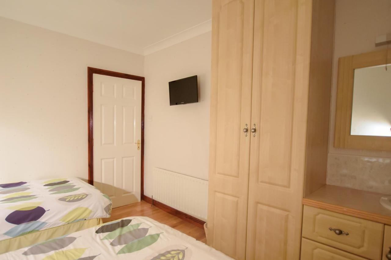 Rossgier Inn Lifford Екстериор снимка